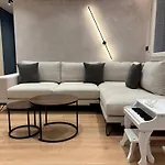 New Chic Apartment, Central