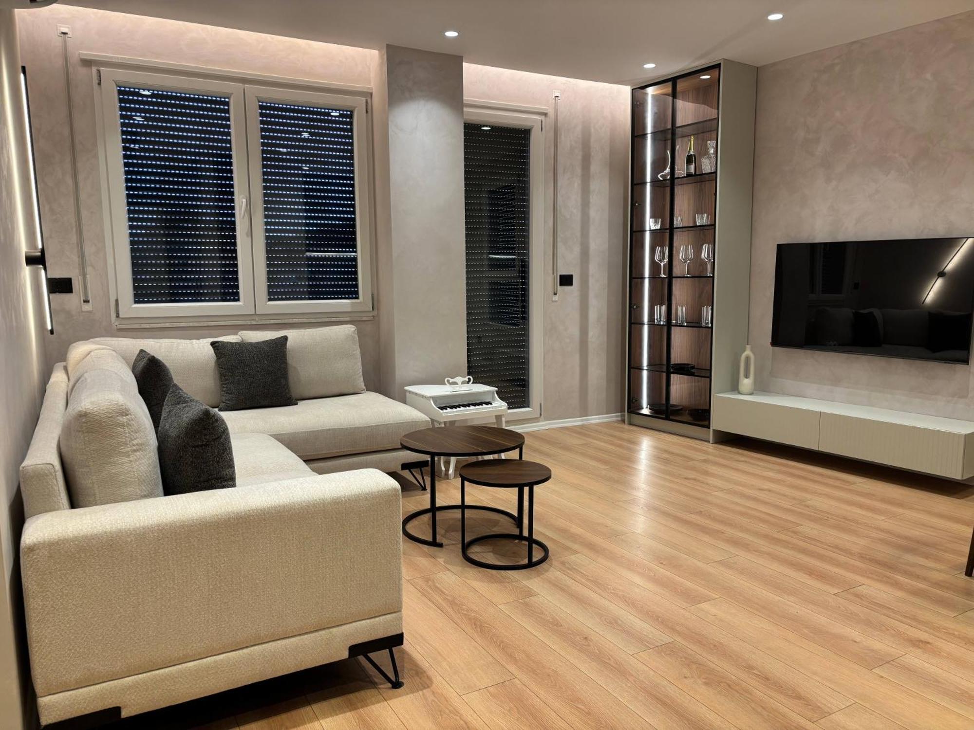 New Chic Apartment, Tirana