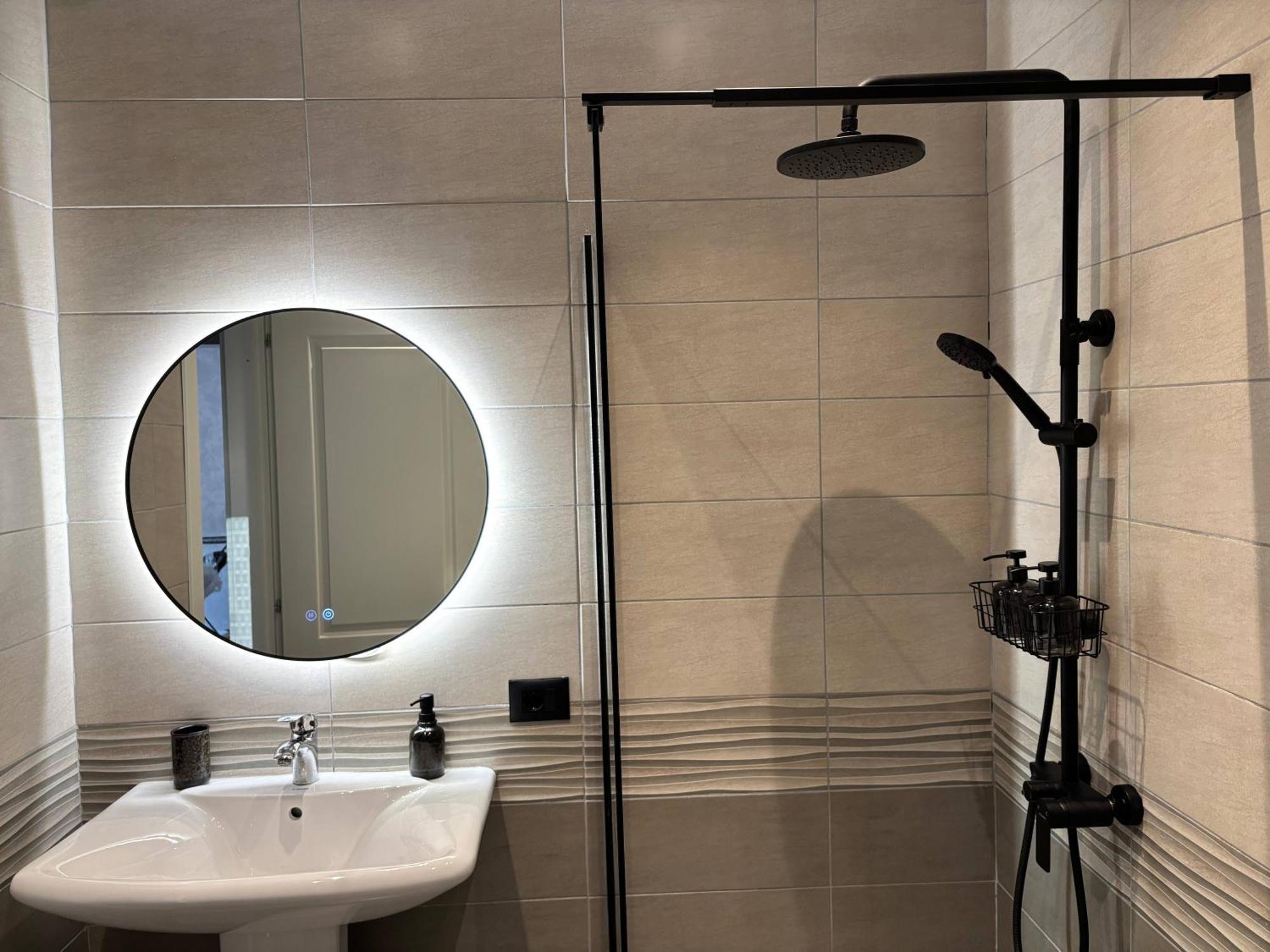 Apartament New Chic Apartment,