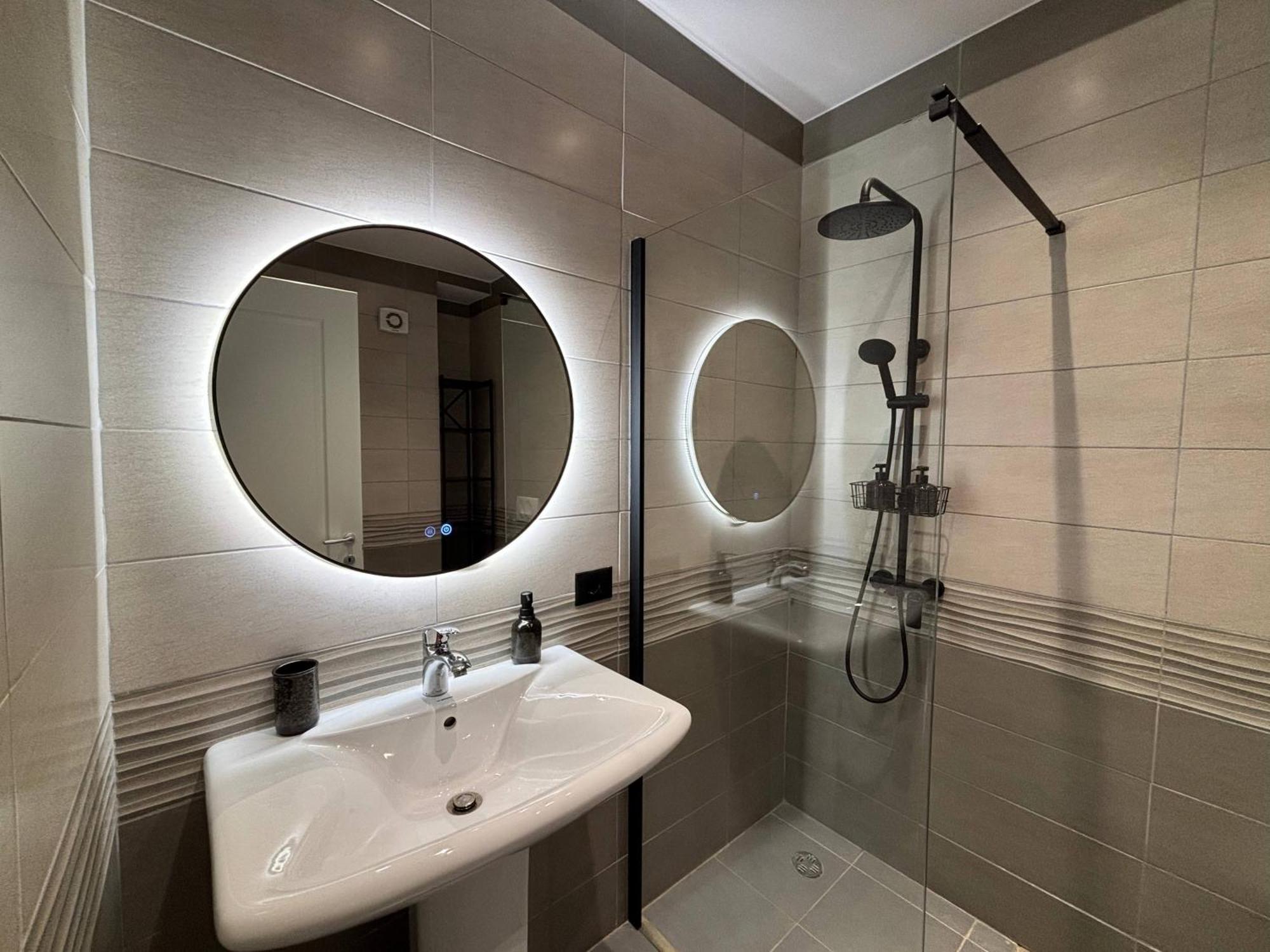 Apartament New Chic Apartment,