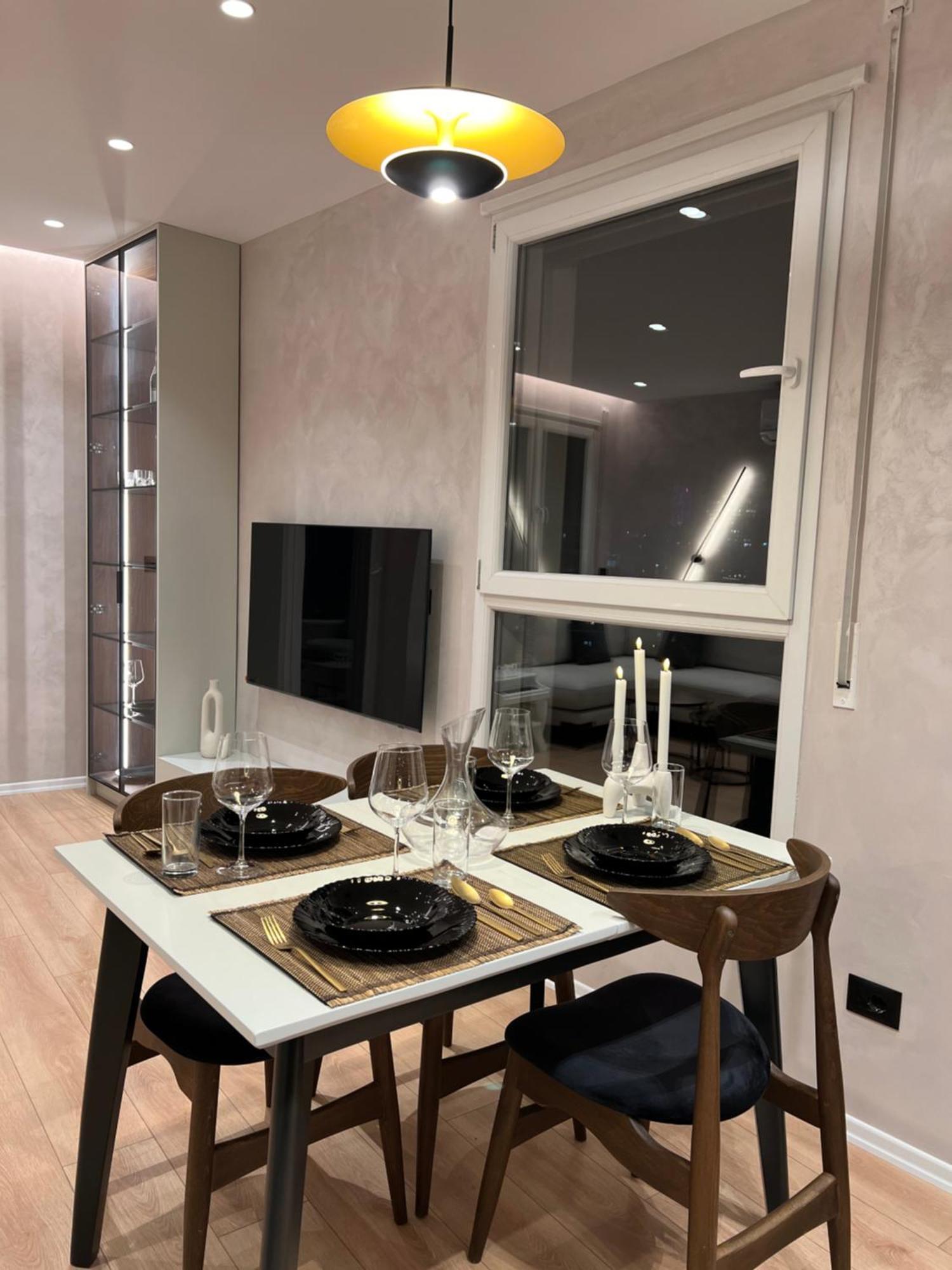 New Chic Apartment, *